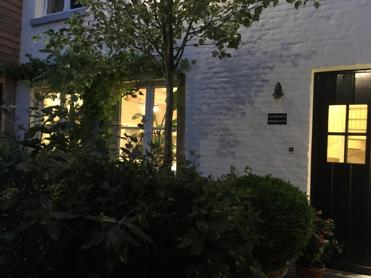 Couette-café The Herring's - Stylish Private With Breakfast In Historic Center - Adults-only Bruges